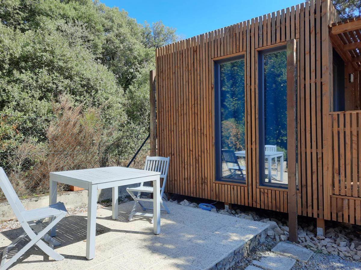 Le Lodge Des Chenes Brousses-et-Villaret Esterno foto