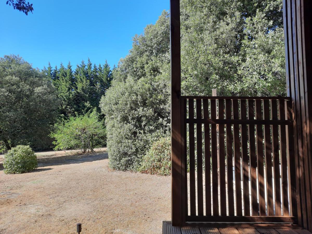 Le Lodge Des Chenes Brousses-et-Villaret Esterno foto