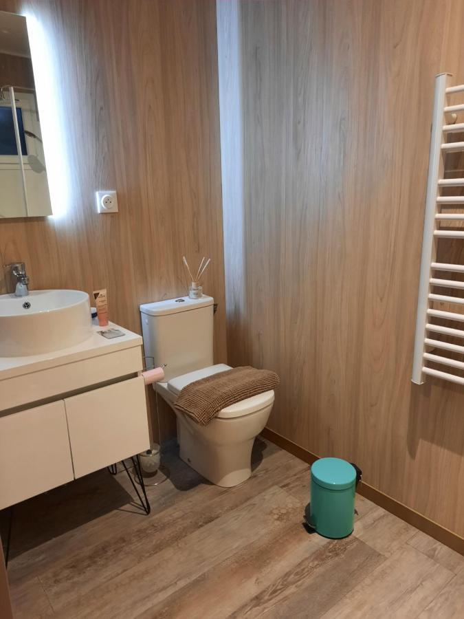 Le Lodge Des Chenes Brousses-et-Villaret Esterno foto